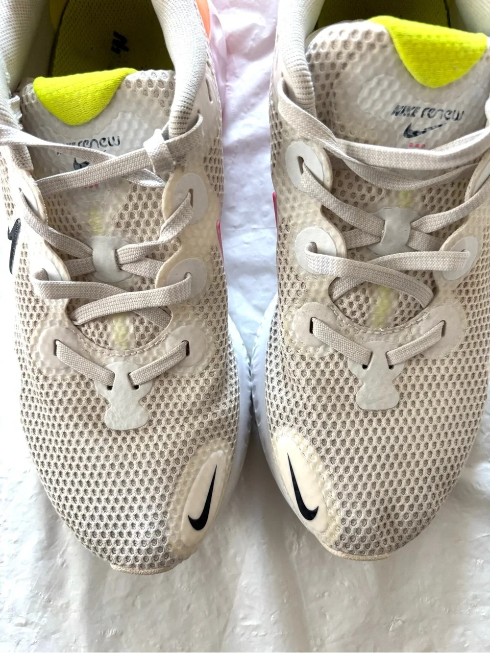 Nike Pink White Renew Run Sneakers CK6360-005 SZ 8.5